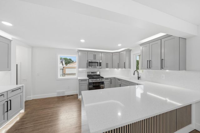 121 Frost Street W, South Saint Paul, MN 55075