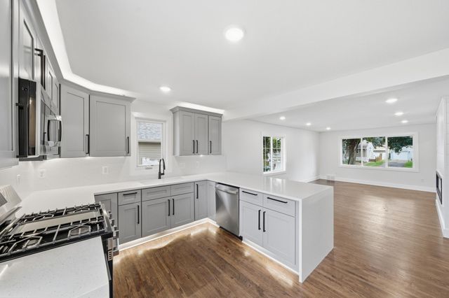 121 Frost Street W, South Saint Paul, MN 55075