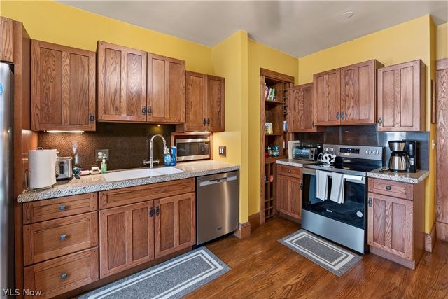 2596 Shaker Road, Cleveland Heights, OH 44118