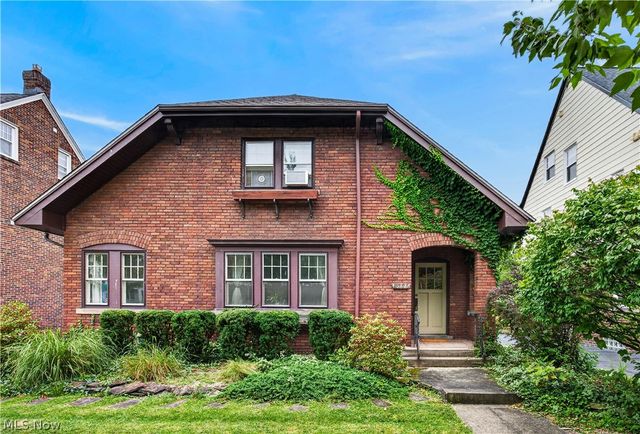 2596 Shaker Road, Cleveland Heights, OH 44118