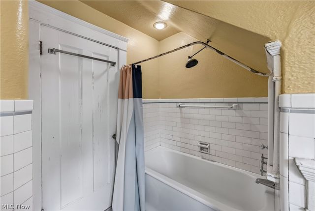2596 Shaker Road, Cleveland Heights, OH 44118