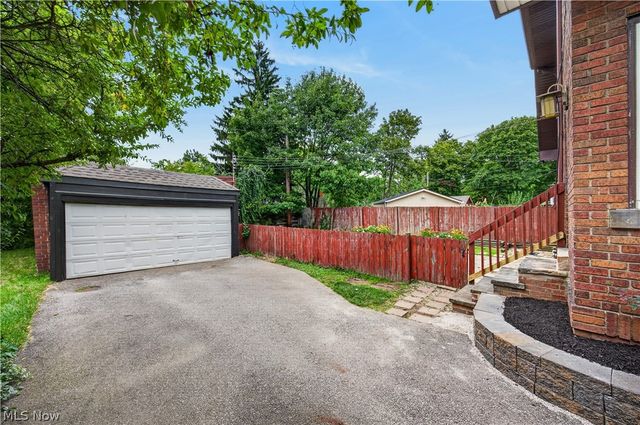 2596 Shaker Road, Cleveland Heights, OH 44118
