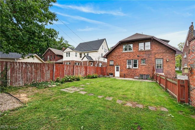 2596 Shaker Road, Cleveland Heights, OH 44118