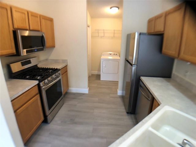 2566 HIALEAH AVENUE, The Villages, FL 32162