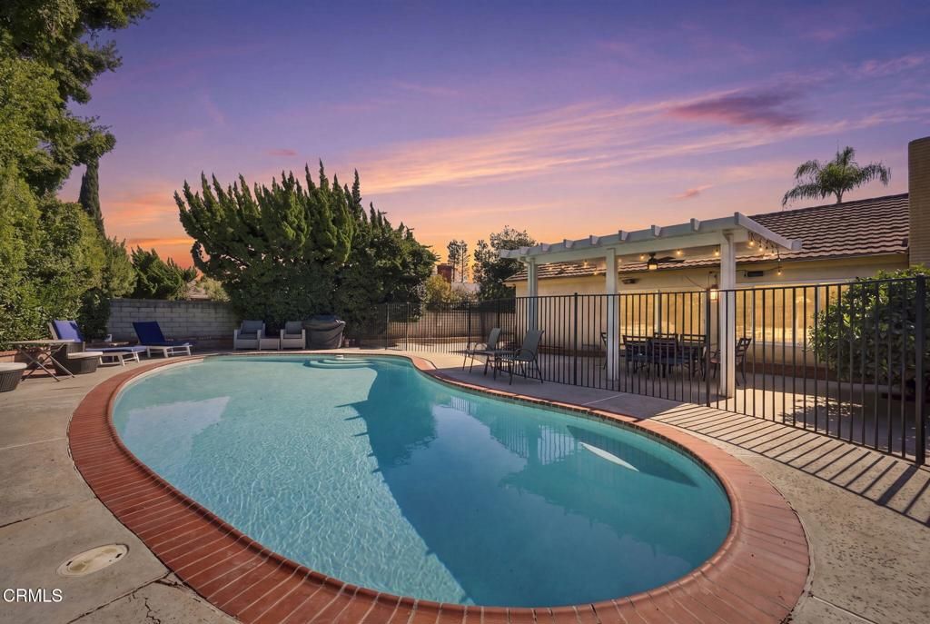 79 E Avenida De Los Arboles, Thousand Oaks, CA 91360 — exterior