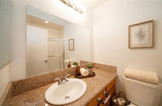 5325 Newcastle 108, Encino, CA 91316