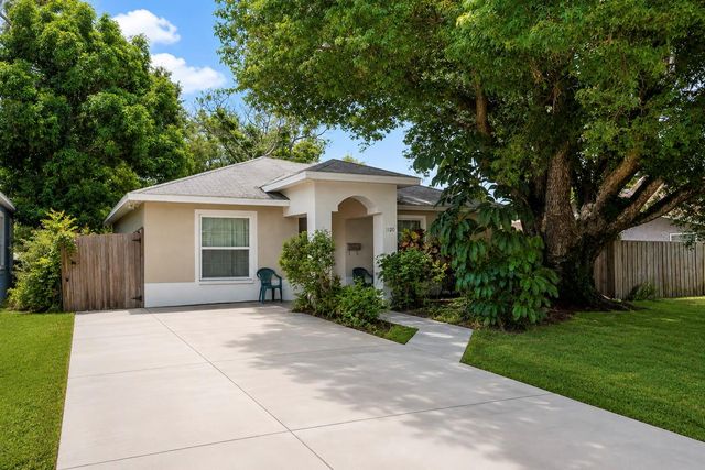 1120 11TH AVENUE S, St Petersburg, FL 33705