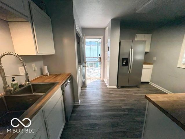 5219 N Sadlier Drive, Indianapolis, IN 46226