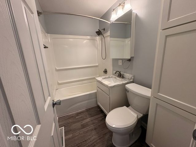 5219 N Sadlier Drive, Indianapolis, IN 46226