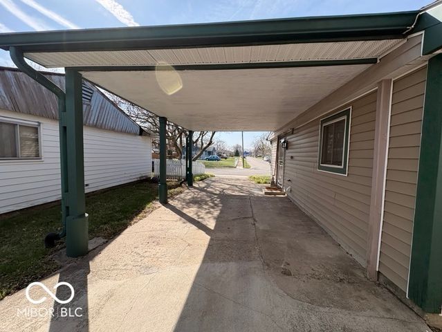 5219 N Sadlier Drive, Indianapolis, IN 46226