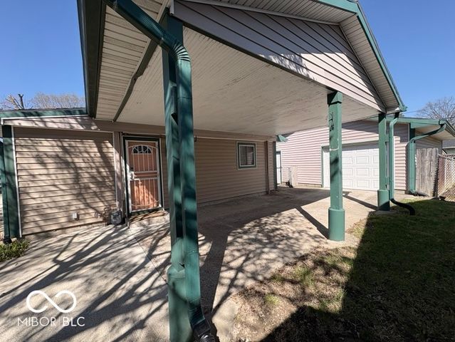 5219 N Sadlier Drive, Indianapolis, IN 46226