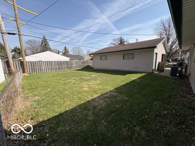 5219 N Sadlier Drive, Indianapolis, IN 46226