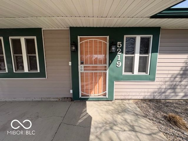 5219 N Sadlier Drive, Indianapolis, IN 46226