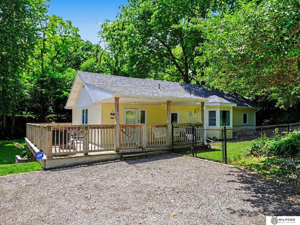 224 S 11 Street, Plattsmouth, NE 68048