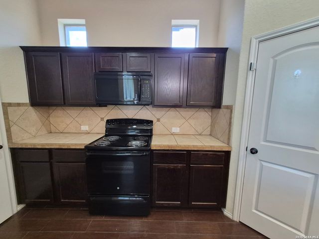 522 Creekside Circle, New Braunfels, TX 78130