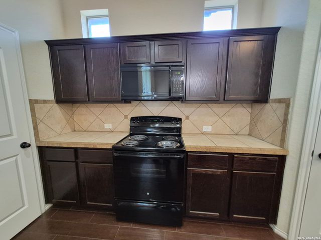 522 Creekside Circle, New Braunfels, TX 78130