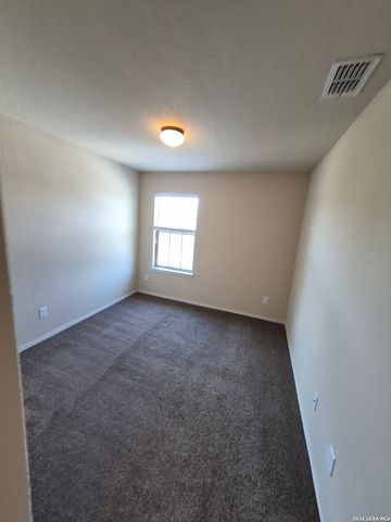 522 Creekside Circle, New Braunfels, TX 78130