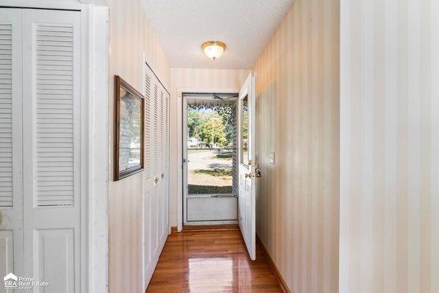 1203 Pickwick Place, Flint Twp, MI 48507