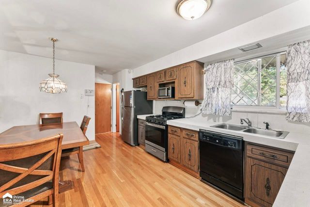 1203 Pickwick Place, Flint Twp, MI 48507