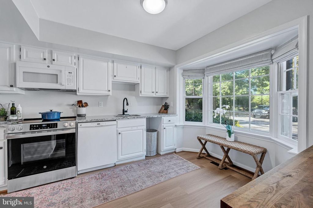 7825 HEATHERTON LN, Potomac, MD 20854