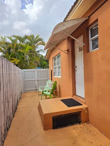 4074 NW 4th St, Miami, FL 33126