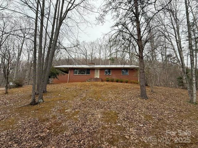 200 Little Wings Mountain Road, Columbus, NC 28722