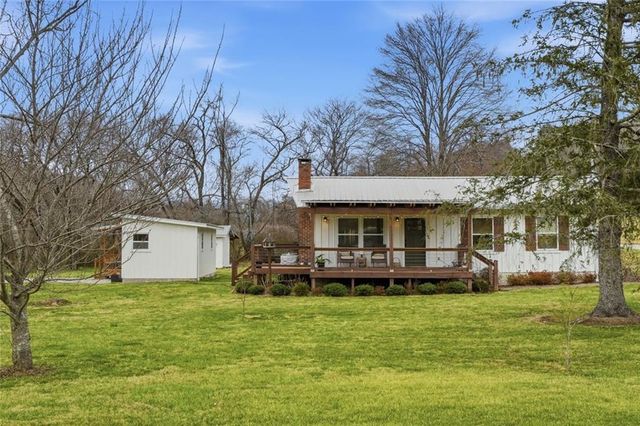 21 McIntosh Lane, Rabun Gap, GA 30568