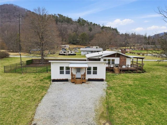 21 McIntosh Lane, Rabun Gap, GA 30568