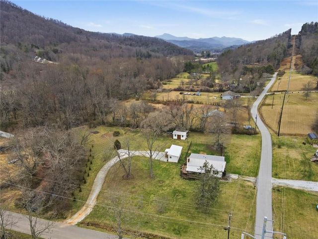 21 McIntosh Lane, Rabun Gap, GA 30568