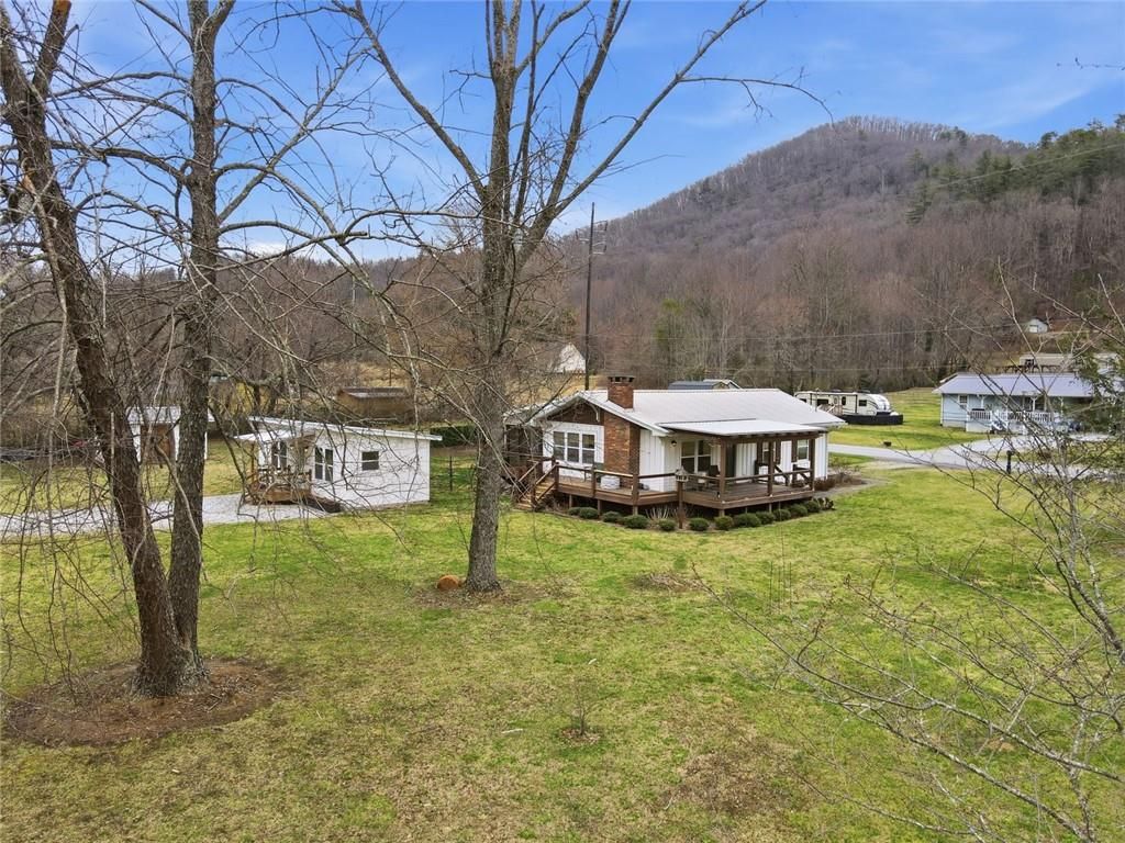 21 McIntosh Lane, Rabun Gap, GA 30568