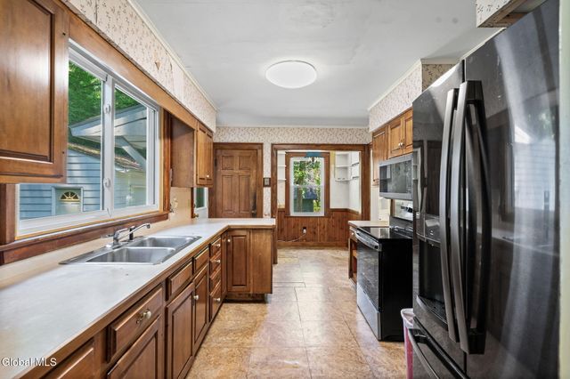 215 Washington Avenue, Scotia, NY 12302