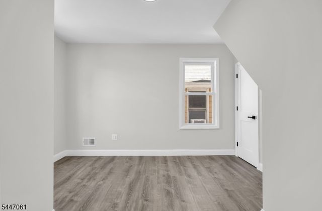 956 Adams Ave, Elizabeth City, NJ 07201