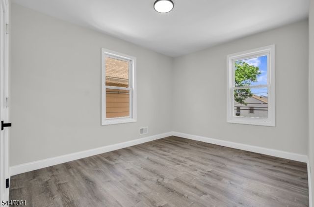 956 Adams Ave, Elizabeth City, NJ 07201