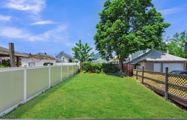 956 Adams Ave, Elizabeth City, NJ 07201