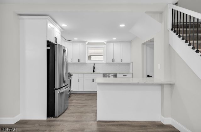 956 Adams Ave, Elizabeth City, NJ 07201