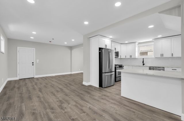 956 Adams Ave, Elizabeth City, NJ 07201