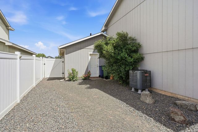 1428 E Sharpsburg Ave, Spokane, WA 99217
