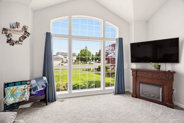 1428 E Sharpsburg Ave, Spokane, WA 99217
