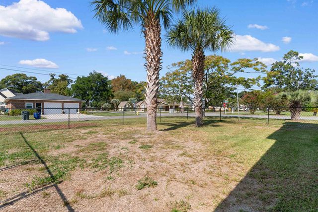2500 Magnolia Dr., North Myrtle Beach, SC 29582
