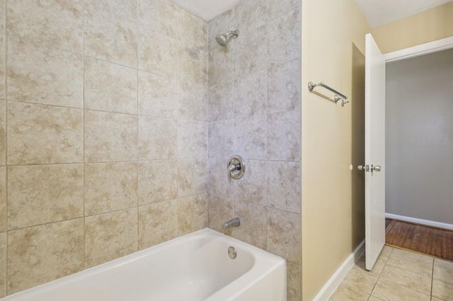 10015 Warwana Road, Houston, TX 77080