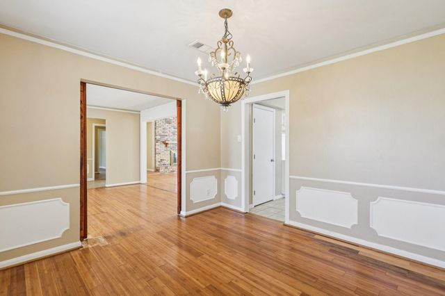 10015 Warwana Road, Houston, TX 77080