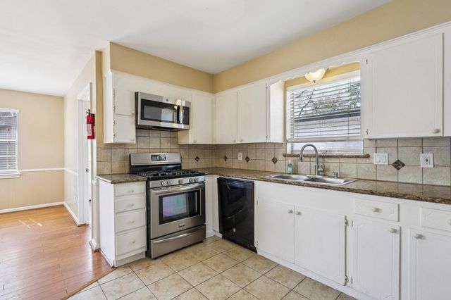 10015 Warwana Road, Houston, TX 77080