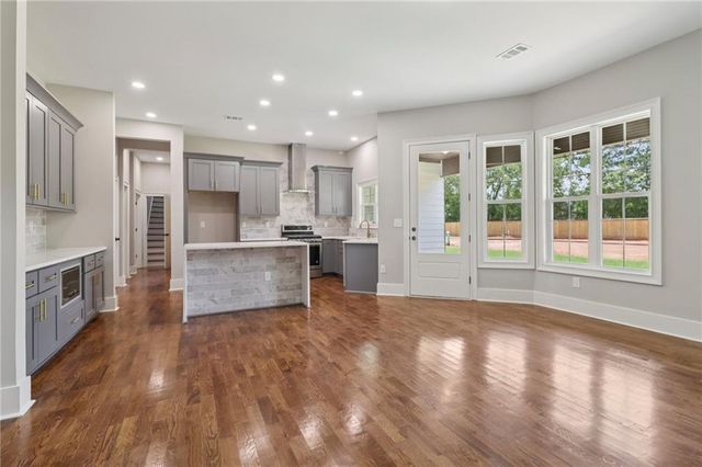 1937 Pucketts Drive SW, Lilburn, GA 30047