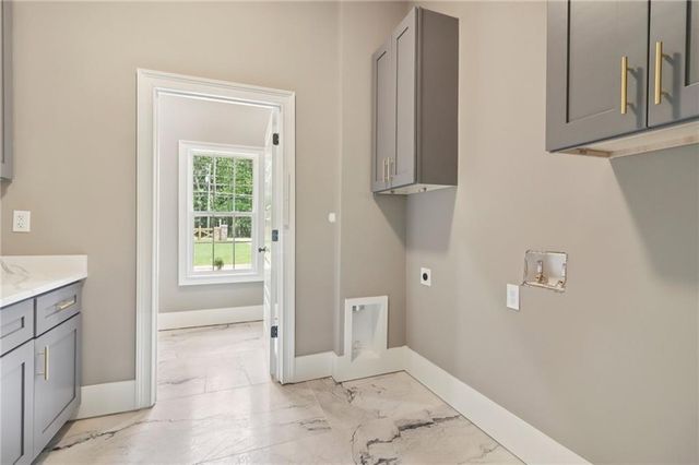 1937 Pucketts Drive SW, Lilburn, GA 30047