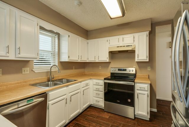 501 W COLEMAN AVENUE, Iowa Park, TX 76367