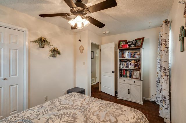 501 W COLEMAN AVENUE, Iowa Park, TX 76367