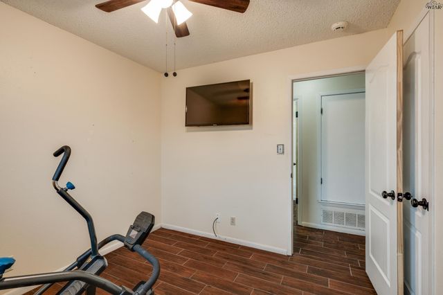 501 W COLEMAN AVENUE, Iowa Park, TX 76367