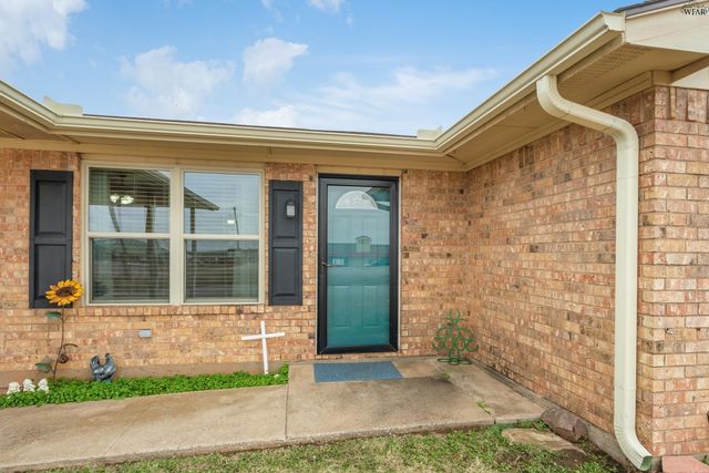 501 W COLEMAN AVENUE, Iowa Park, TX 76367