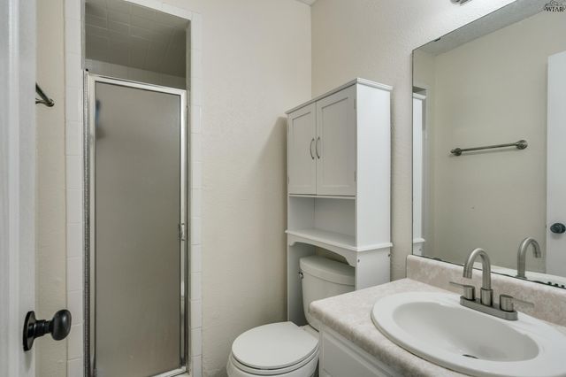 501 W COLEMAN AVENUE, Iowa Park, TX 76367