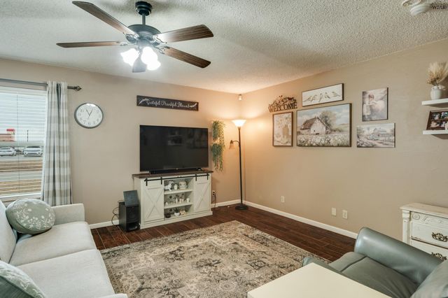 501 W COLEMAN AVENUE, Iowa Park, TX 76367